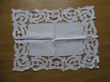 Linge ancien ,joli napperon