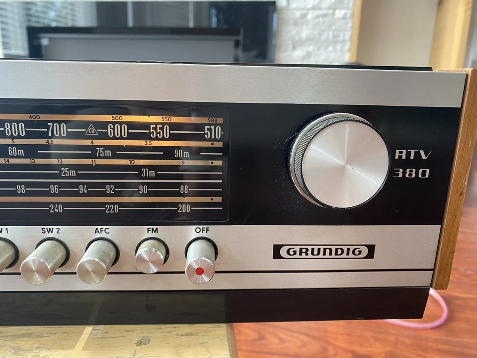 Grundig Receptor Vintage RTV 380 Receptores Estéreo Vintage Foto 3 de 4