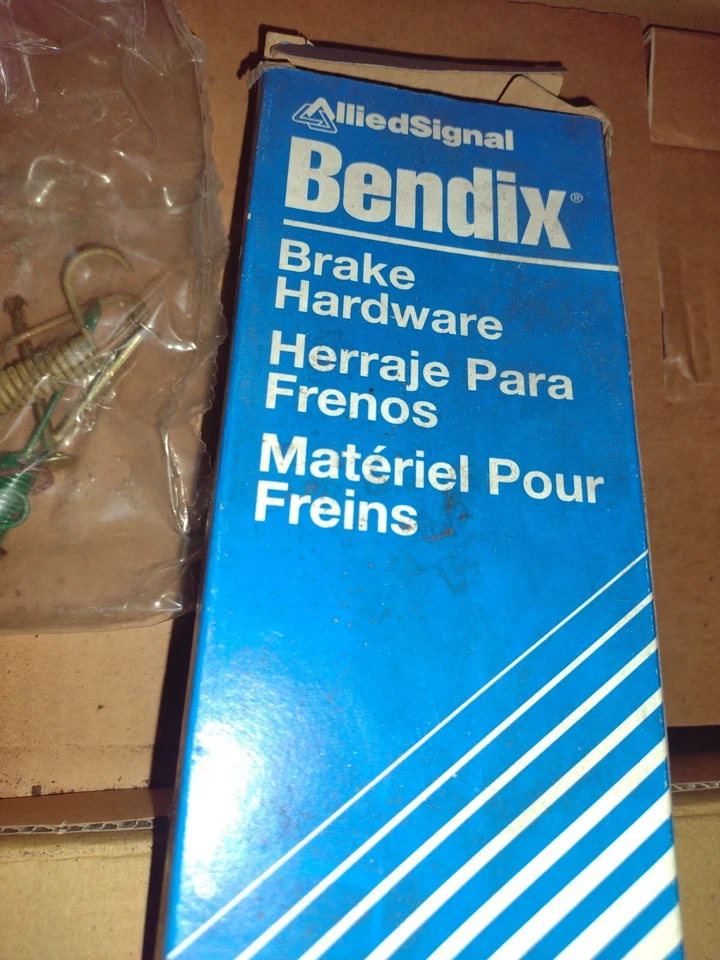 Kit de herrajes de freno de tambor Bendix H7285 para 2 ruedas años 80 Buick Pontiac Cadillac GM Foto 4 de 4