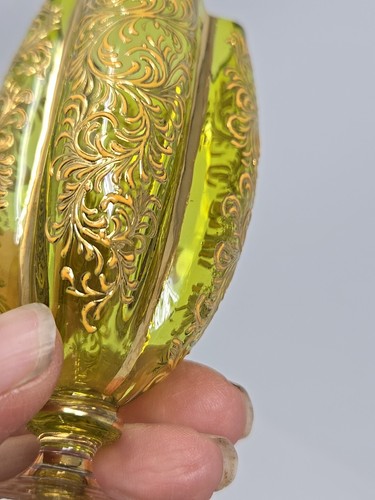 Antique Moser Green Chartreuse Hand Painted Gold Enamel 4" Quatrefoil Cordial - Picture 12 of 15