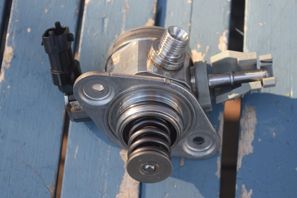 OEM 2015 2016 2017 Hyundai Sonata Veloster Accent 1.6L High Pressure Fuel Pump Foto 2 de 4