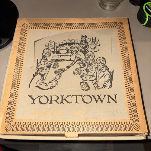 Vintage Federal Glass Yorktown Snack Set 4 Cups & Plates In Original Box