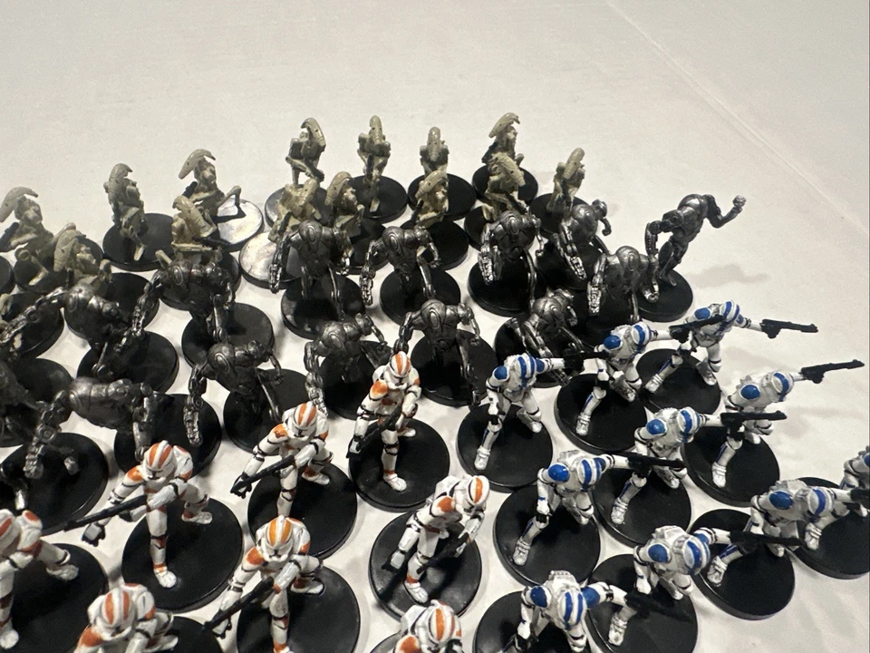 Star Wars Miniatures Revenge of the Sith Trooper Droid Lot - Image 3 of 4