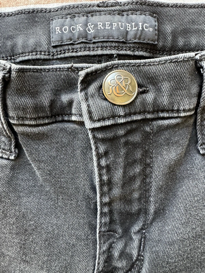 Rock Republic Bumpershoot Denim Studded Shorts Size 8 Black Y2K Casual Boho - Image 4 of 4