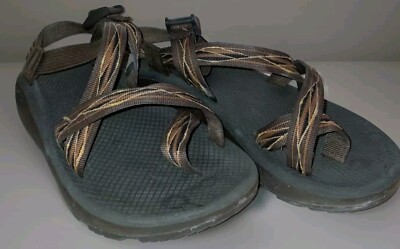 Chaco ZCloud Sandals Hiking Performance Trail Brown Geometric Strap Toe Loop.
