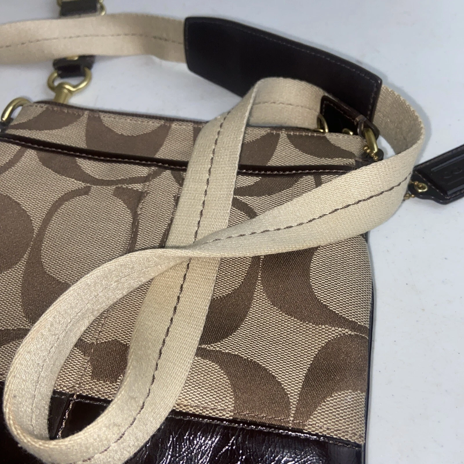 Borsa a tracolla Coach Signature borsa sottile oro ferramenta regolabile tracolla larga