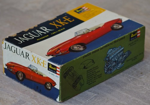 VINTAGE Revell Jaguar XK-E Roadster 1:25 1963 Box Made in USA AS IS CONDITION! - Picture 2 of 8