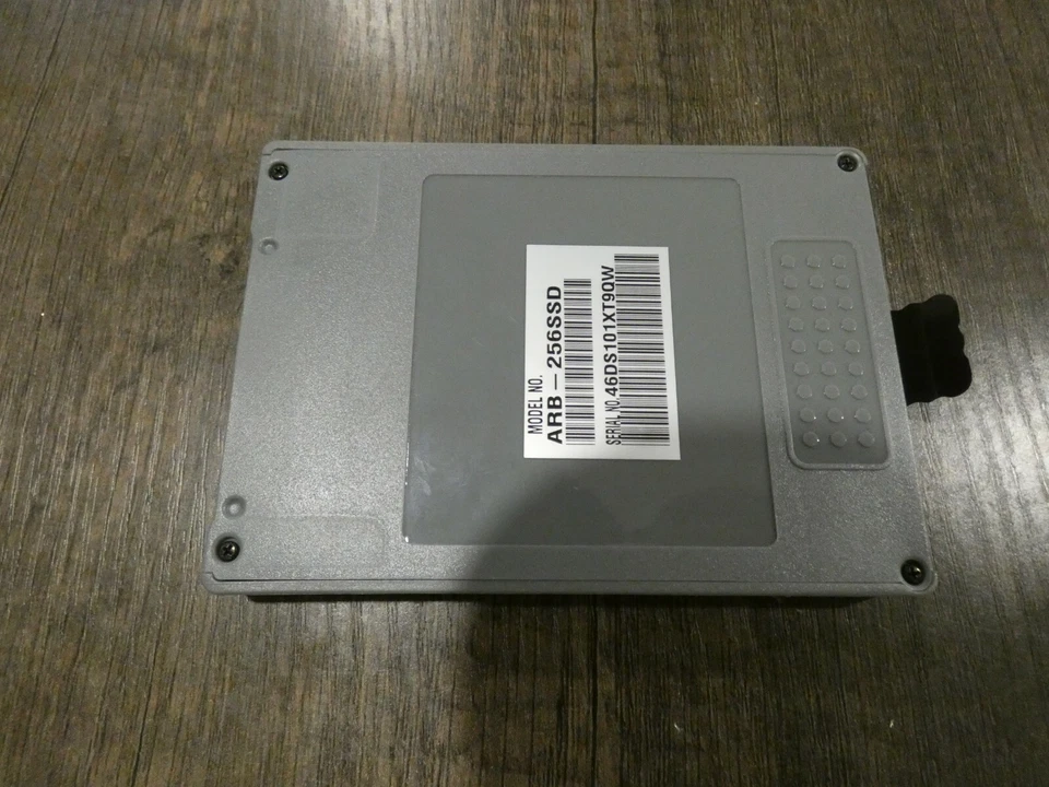 Panasonic Arbitrator ARB-256SSD 256GB SSD and Cartridge WJ-VR3002 For WJ-VR30 - Imagem 4 de 4