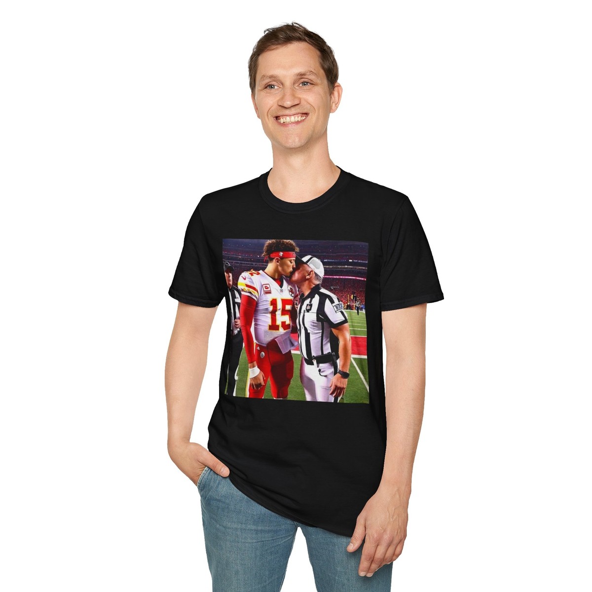 Patrick Mahomes, kissing NFL Referee Super Bowl Chiefs vs Eagles T-Shirt