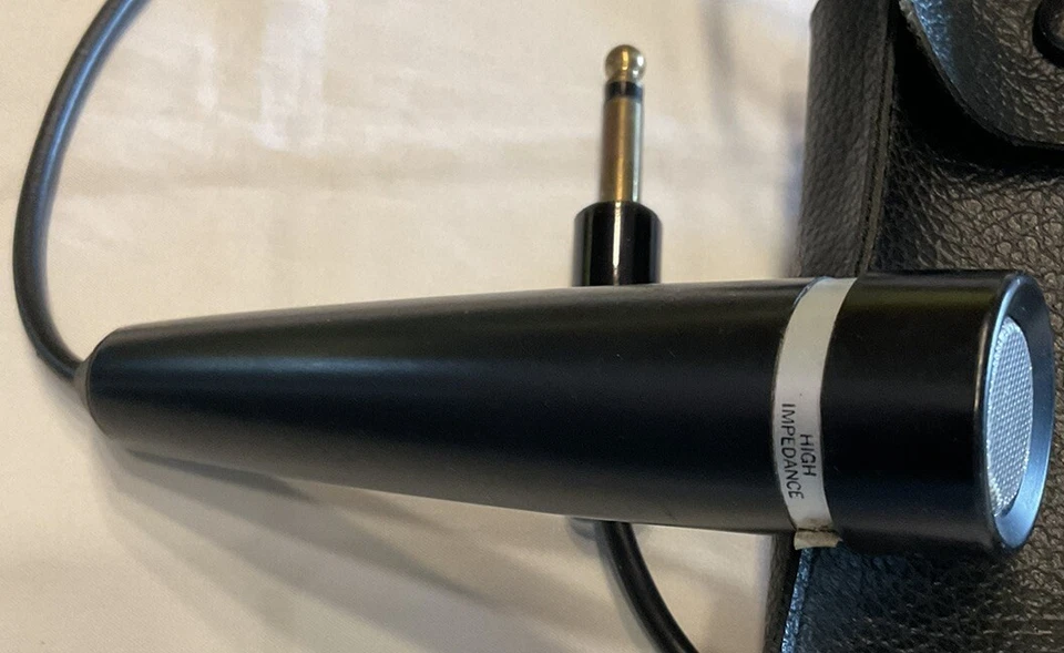 Turner 2800 Handheld Dynamic High Impedance Microphone With Case WORKS GREAT - Image 3 of 4