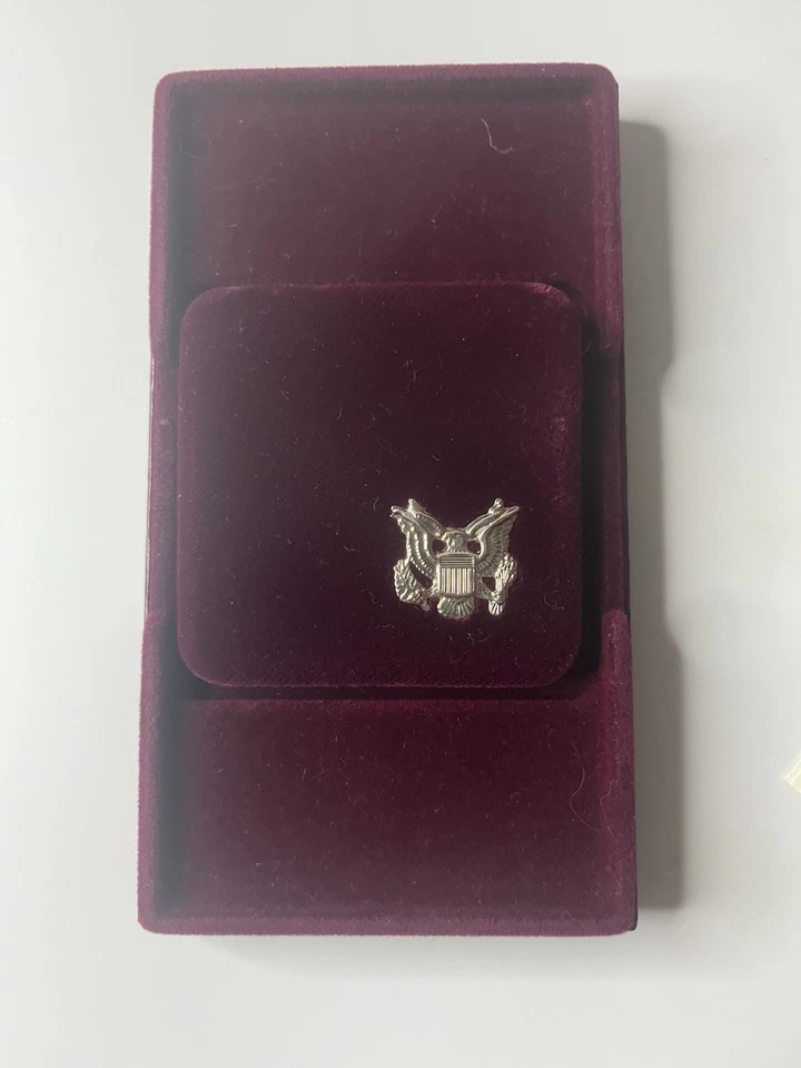 1988 PROOF 90% SILVER DOLLAR OLYMPIC COIN WITH BOX & COA - Image 3 of 4