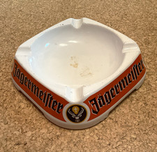 J&auml;germeister Aschenbecher Keramik quadratisch wei&szlig;/orange/schwarz mit Logo