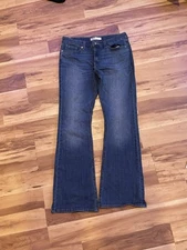 Signature by Levi Strauss & Co. Gold Label Women's True Boot Jean Size 8 - W 29