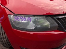 SKODA RAPID SPACEBACK 2014 O/S DRIVER SIDE HEADLIGHT