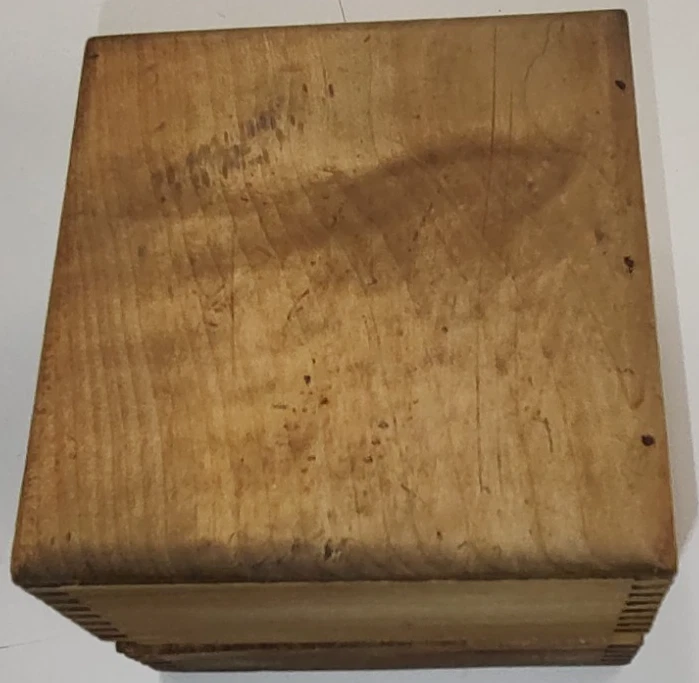 Antiguo juego de punzones/estampillas con números de acero en estuche de madera encajado Foto 2 de 4