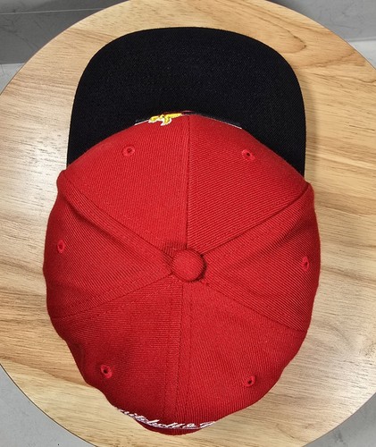 Mitchell & Ness Miami Heat 2-Tone Classic Hat Cap Snapback Red Embroidered - Picture 5 of 9