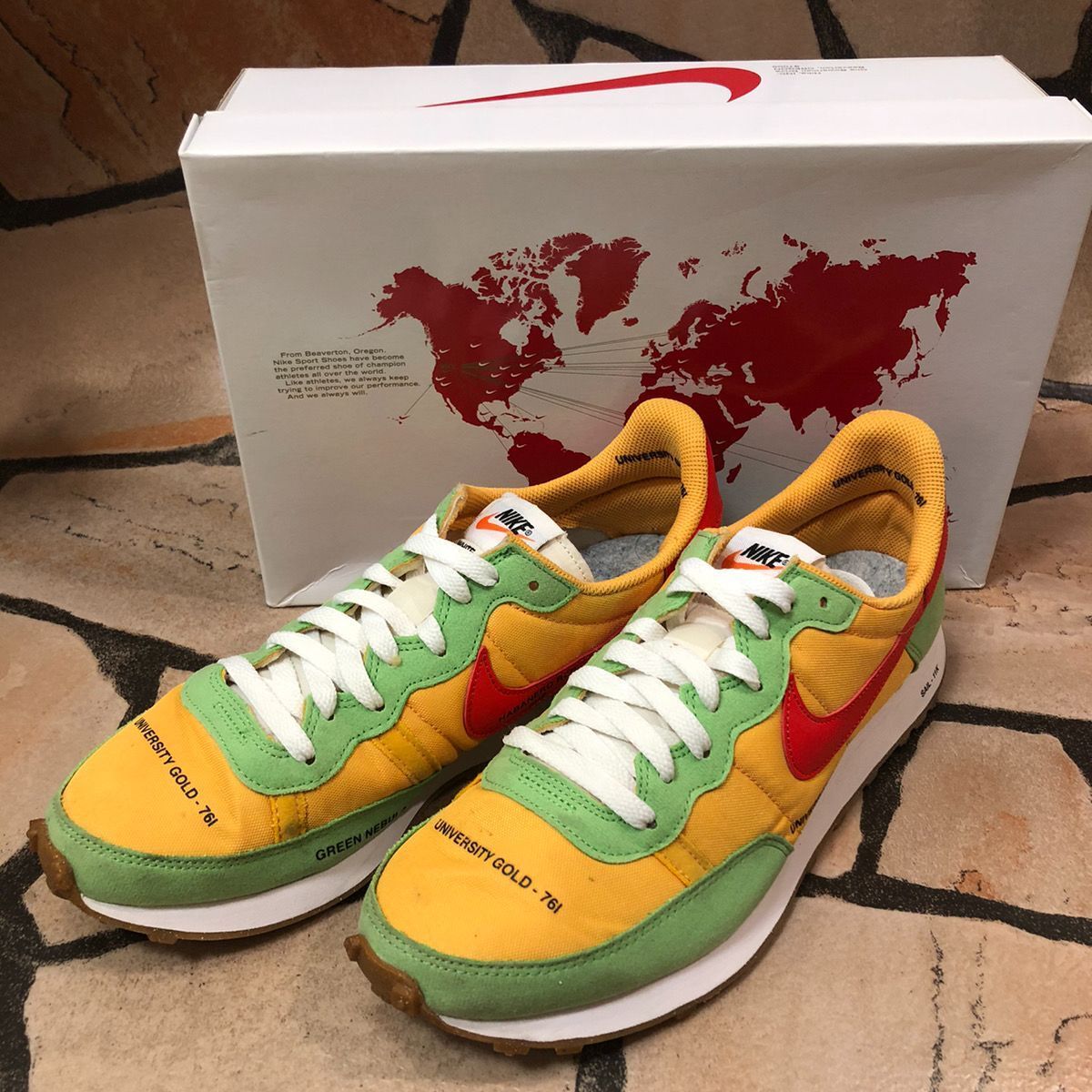 NIKE Challenger Og University Gold Habanero Red CZ9072-763