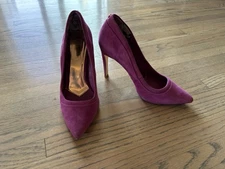 Ted Baker Women’s fuchsia suede heels size 39 8.5