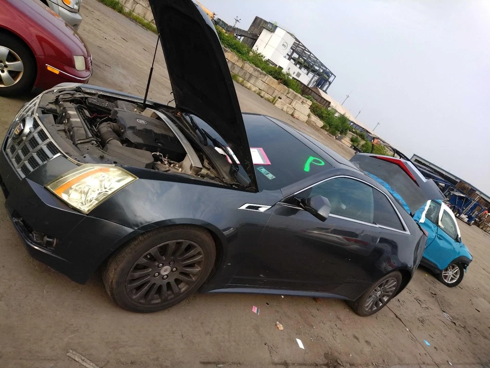 Guardabarros delantero derecho usado se adapta a: Cadillac Cts Cpe 2012 delantero derecho grado A Foto 3 de 4