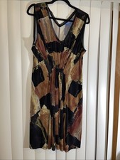 Simply Vera Vera multicolored dress Women’s L Sheer Trim Pleated Front
