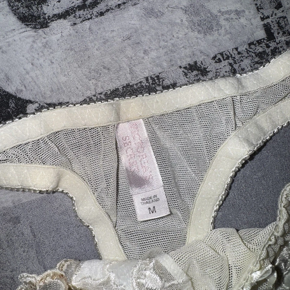 Vtg Victoria's Secret 90s Ivory Sheer Lace High Cut Hip Thong Sz M - Image 3 of 4