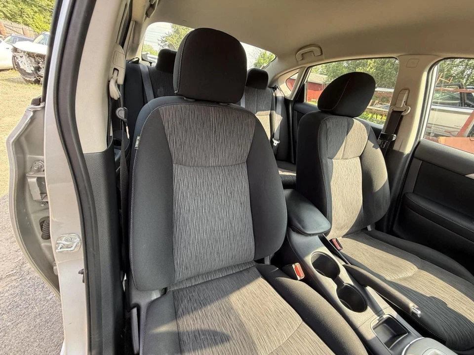 Nissan Sentra 2014-2015 asiento delantero derecho pasajero tela negro Foto 2 de 4