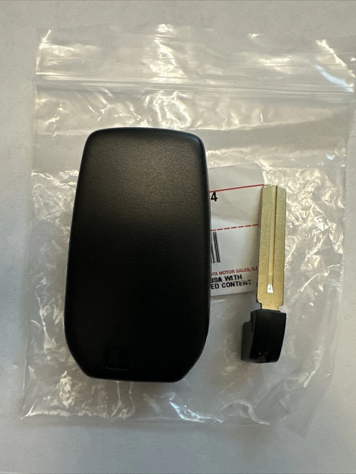 ORIGINAL TOYOTA SIENNA 21-24 OEM SMART KEY LESS ENTRY REMOTE FOB BLUE LOGO BLANK - Image 3 of 4
