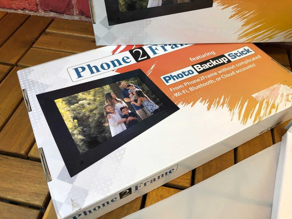 NEW IN OPEN BOX Set of 2 - PHONE 2 FRAME Digital Picture Frame 10" Display 32 GB - Image 4 of 4
