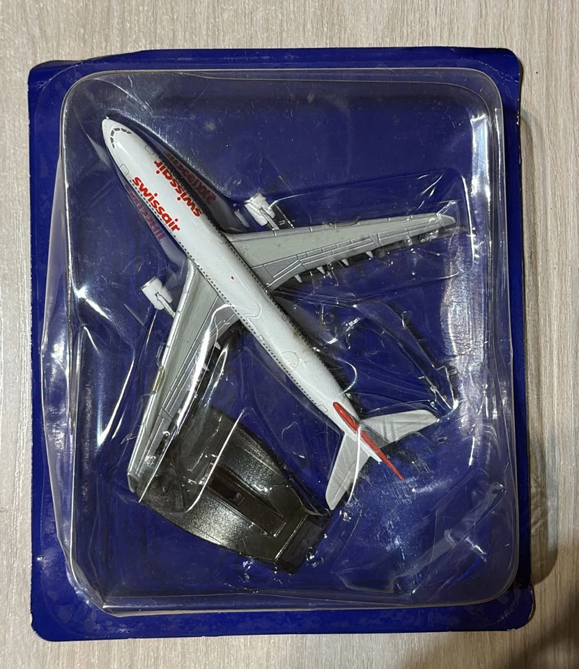 AIRBUS 330-223 SWISSAIR AEREO MODELLINO NEW IN BOX CON STAND - Immagine 2 di 4