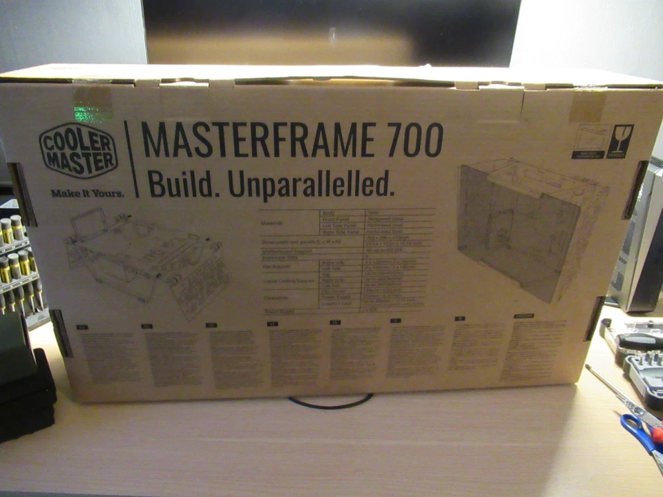 Cooler Master MasterFrame 700 Full Tower Computergehäuse - Schwarz - Bild 4 von 4