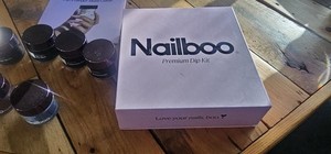 Used nailboo dip powder kit With 6 Cilor Dips