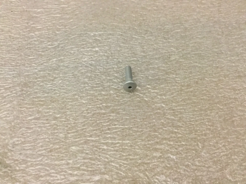 Vite argento e gommino originale ducati per plexiglass - Immagine 2 di 2