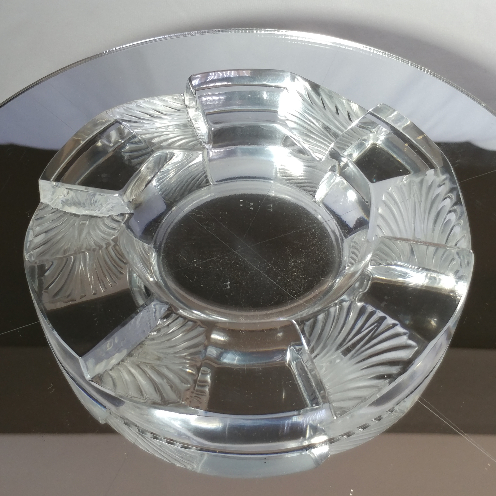  LALIQUE CRYSTAL ASHTRAY
