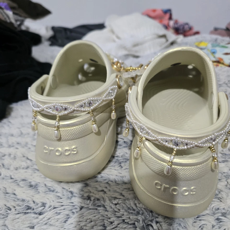 crocs womens Size 4 - Image 3 of 4