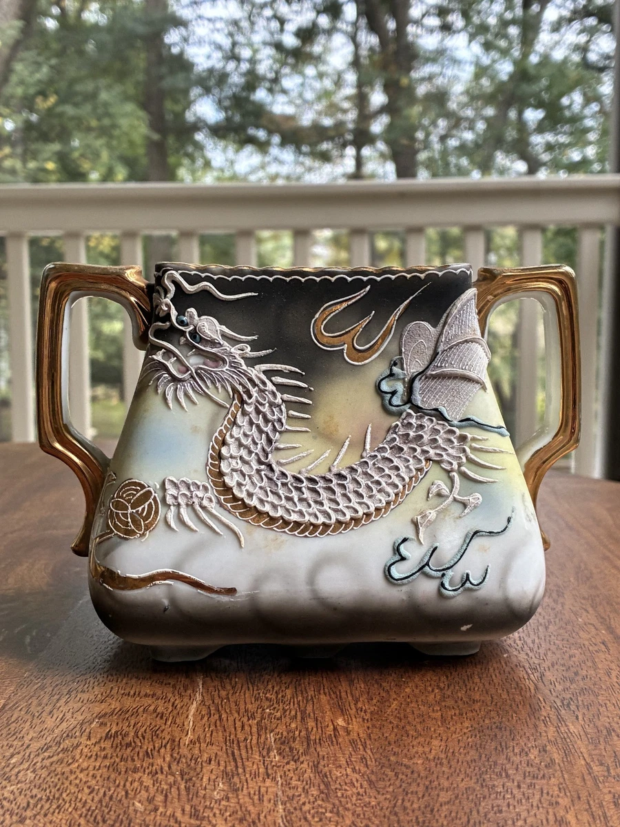 Dragonware In Collectible Japanese Vases & Jars (1900-Now) for