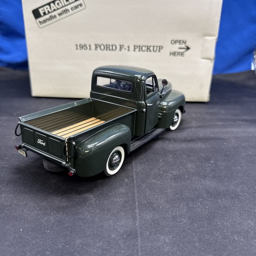 Danbury Mint 1951 Ford F-1 Pickup Half-Ton Green 1/24 Diecast Truck w/Box - Picture 5 of 5