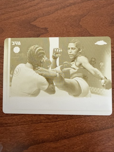 2019 Topps UFC Chrome Polyana Viana 1/1 Yellow Printing Plate