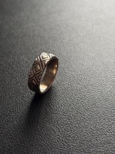 .925 Sterling Silver Ladies Ring with Black Enamel Design