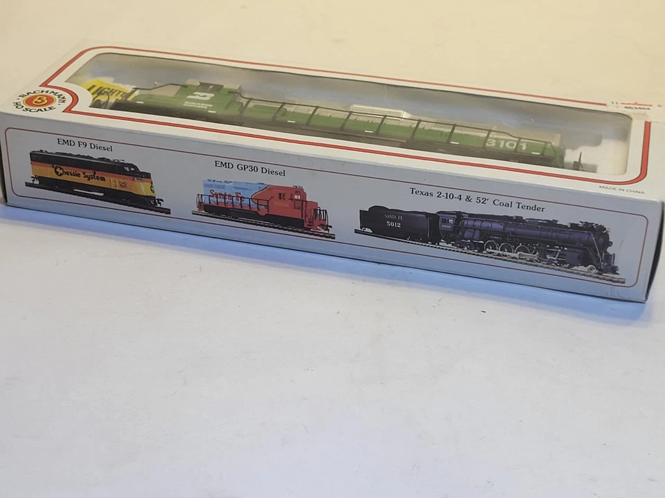 Bachmann HO EMD GP50 Diesel Locomotive #3101 Burlington Northern 61200  Railroad - Image 4 of 4