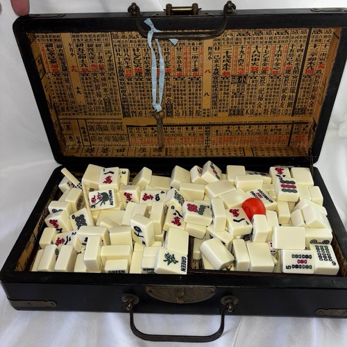 Jeu De Mahjong Vintage Bakélite - 144 Pièces Sculptées + 5 Supports - Étu à Réparer