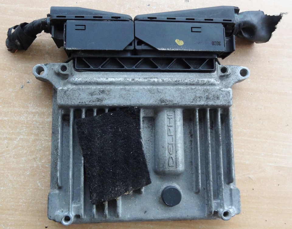 Motorsteuergerät Merc.E-Klasse E220 A6461501734 A0044461540 R0412C023K Q01 - Bild 4 von 4