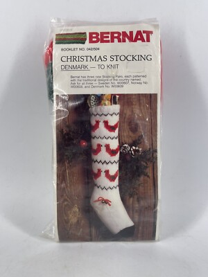 VINTAGE Bernat Knit Christmas Stocking Kit, Denmark Design Love birds NEW