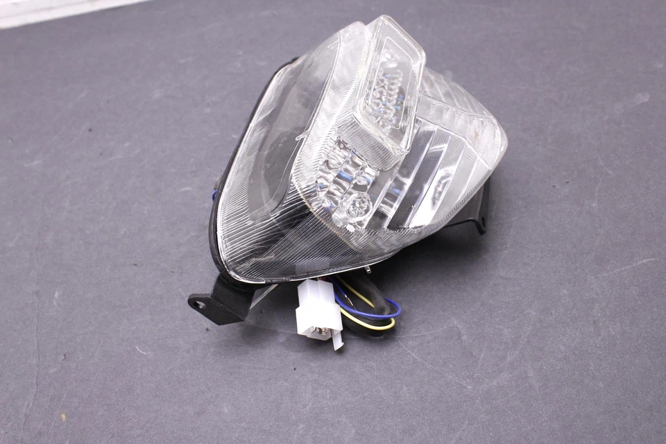 02 LUZ TRASERA LUZ FRENO TRASERO SUZUKI GSXR600 RECAMBIO R2.BX25 Foto 3 de 4