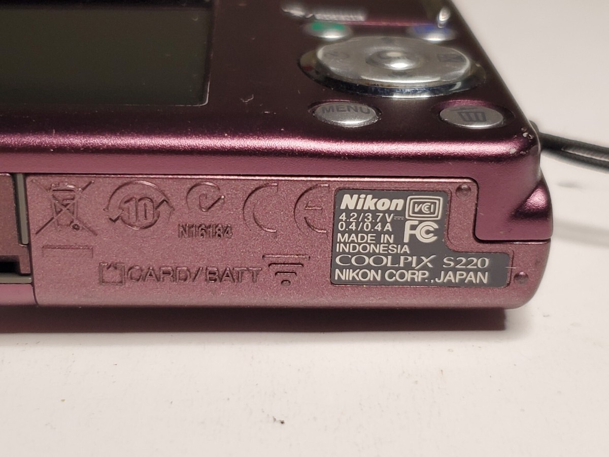 Nikon COOLPIX S220 10.0MP Digital Camera Plum / Purple Color