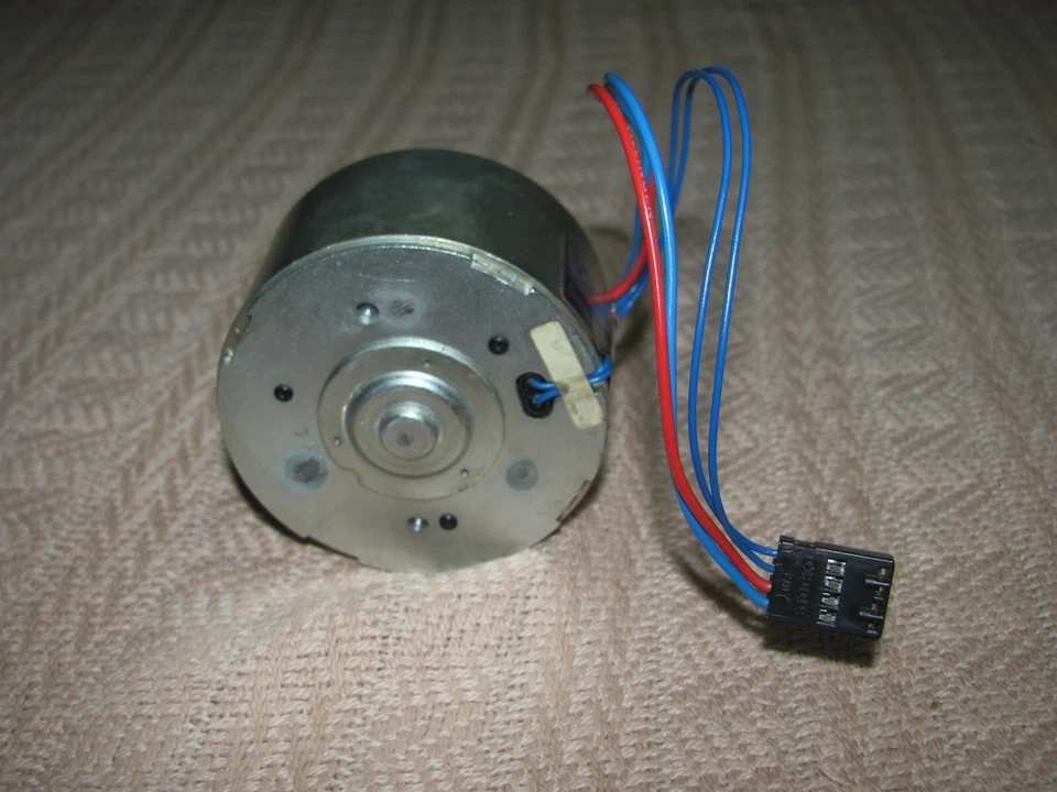 VTG DUAL EDS 502 MOTOR FOR DUAL CS 607/617Q/627Q/628 TURNTABLES REPLACEMENT PART - Image 4 of 4