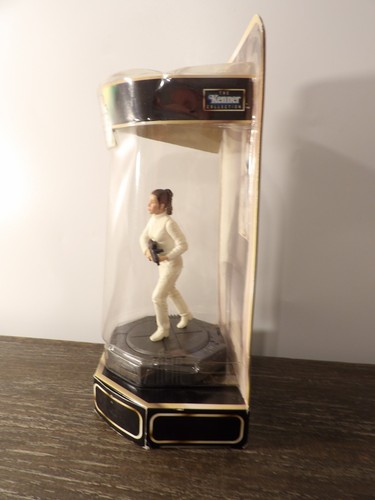 Star Wars Epic Force Princess Leia Organa Rotating Base 1998 New Sealed - Picture 2 of 4