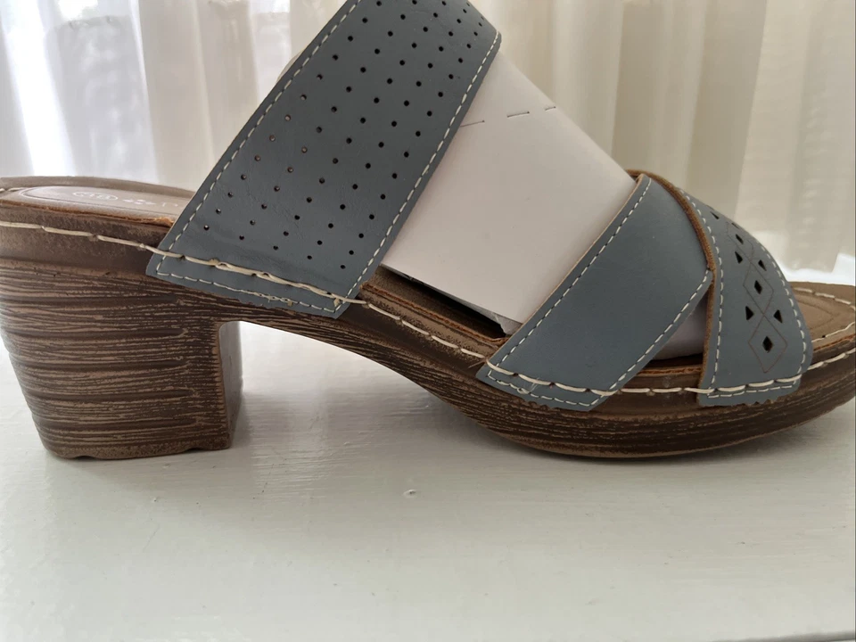 PATRIZIA Asymetrical Slide NWB Size 7.5/8 Blue - Image 3 of 4