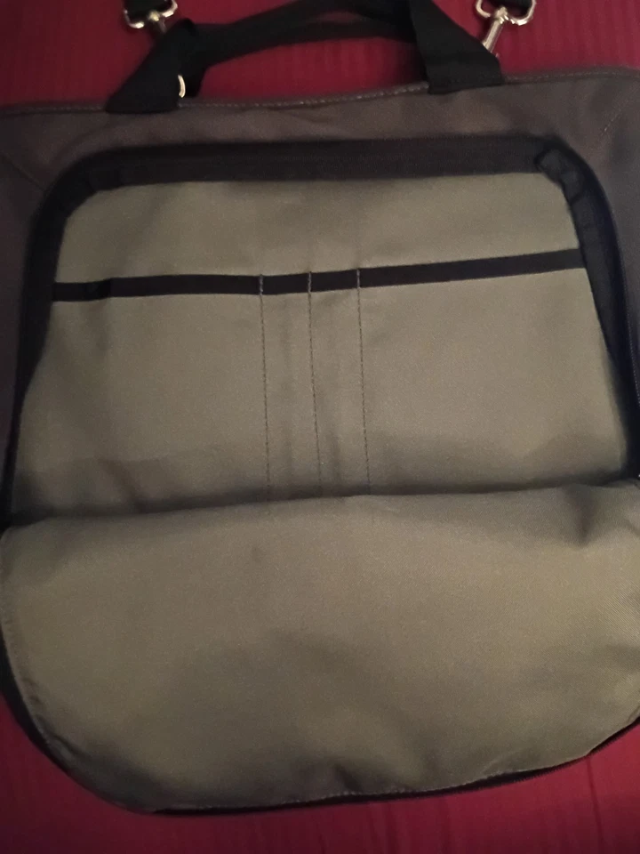 REI Laptop Messenger Bag Tablet Holder 10 Inch - Image 3 of 4