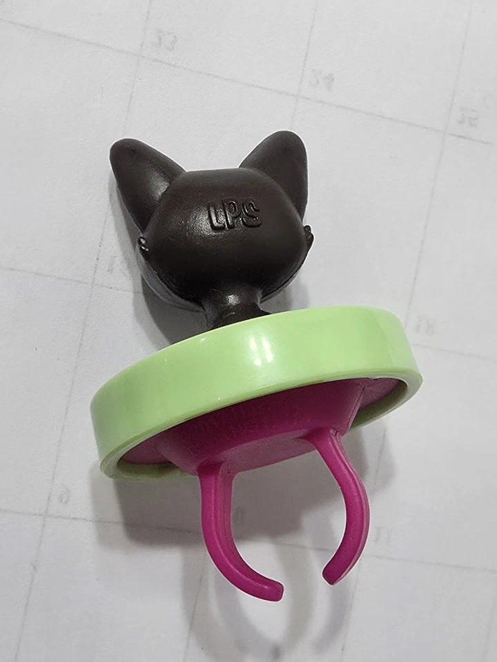 Subway Toy 2017 Littlest Pet Shop Jade Catkin Ring Hasbro  LPS - Image 2 of 3