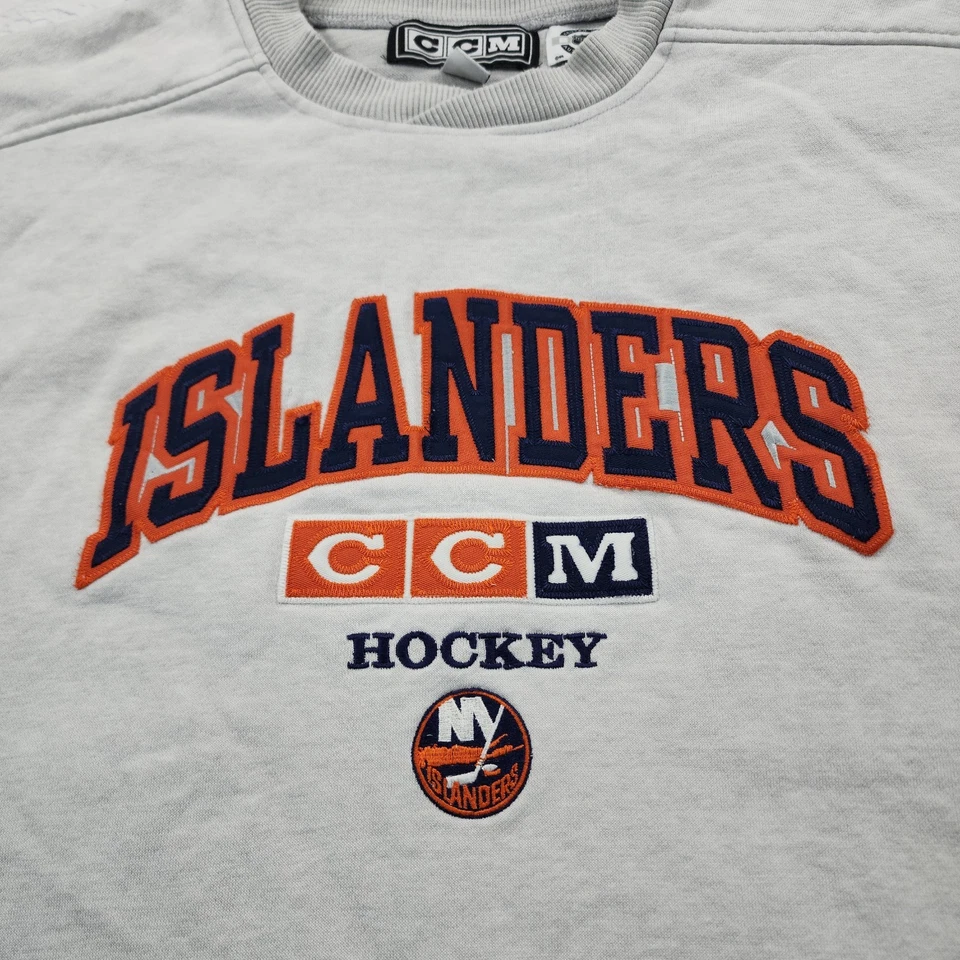 New York Islanders CCM Sweatshirt  MENS 2XL Gray NHL Hockey Pullover VINTAGE  - Image 2 of 4